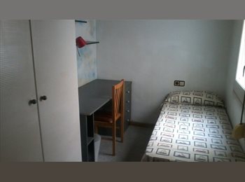 Roomgo ES - JUNTO METRO.Sagrera,RENFE,BUS expressUAB.Amueblada, Sant Andreu - 450 € por mes