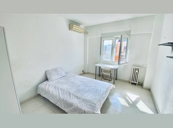 Roomgo ES - ACOGEDORA HABITACIÓN EXTERIOR CAMA GRANDE POR CUATRO CAMINOS, Tetuán - 620 € por mes