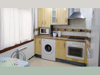 Roomgo ES - HABITACIONES PARA ESTUDIANTES A 10Min. DE UNIVERSIDAD A PIE, Logroño - 300 € por mes