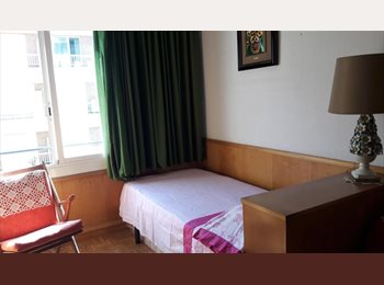Roomgo ES - Piso grande, centrico i luminoso, Eixample Izquierdo., Ciutat Vella - 540 € por mes