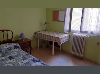 Roomgo ES - se alquila habitacion en piso compartido, Soria - 285 € por mes