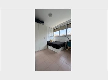 Roomgo ES - Alquilo habitación doble con estudio, Ciutat Vella - 750 € por mes