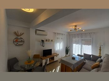 Roomgo ES - UNA CHICAS ESTUDIANTE PISO LUJO CENTRO GRANADA, Granada - 450 € por mes
