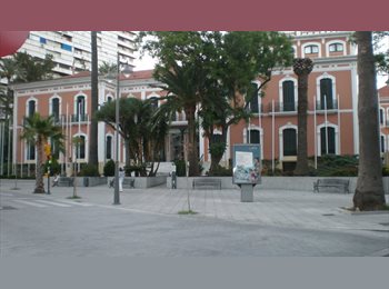 Roomgo ES - ESTUDIANTE O TRABAJADOR . TENEMOS 1 HABITACION LIBRES. PISO EN EL CENTRO DE HUELVA, Huelva - 285 € por mes