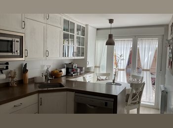 Roomgo ES - Habitación en chalet tranquilo con piscina, Leganés - 480 € por mes