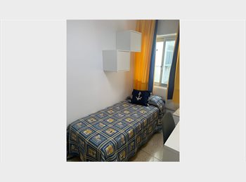 Roomgo ES - Quiet Single Room Available in Ciudad Jardín, Malaga - 400 € por mes