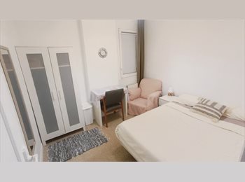 Roomgo ES - Double Room Amazing location clean flat, Eixample - 680 € por mes