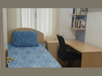 Roomgo ES - Alquiler de confortable habitación solo a mujeres, Alcorcón - 395 € por mes