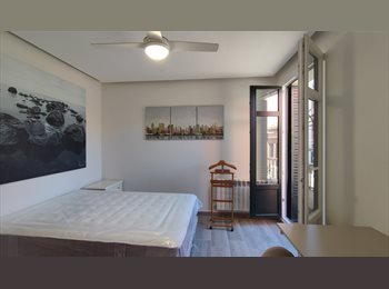 Roomgo ES - YA DISPONIBLE. HABITACIÓN CON BALCÓN A LA CALLE, MUY LUMINOSO. ALQUILER DE LARGA TEMPORADA, Centro Ciudad - 730 € por mes