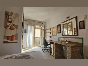 Roomgo ES - Habitaciones, excelente ubicación, baño privado, balcón, Granada - 333 € por mes