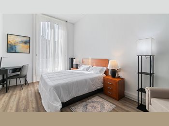 Roomgo ES - Habitación premium con baño compartido en piso recién reformado en el centro de Barcelona, Eixample - 1.300 € por mes