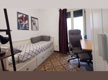 Roomgo ES - Room with private balcony and double bed, by the beach, Barcelona - 690 € por mes