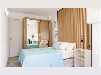Roomgo ES - HABITACIÓN , GRANDE EXTERIOR MUY LUMINOSA  COMPARTIDO SOLO POR CHICAS, Latina - 540 € por mes