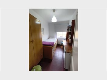 Roomgo ES - Habitación Iluminada en Piso Compartido, Los Giles - 390 € por mes