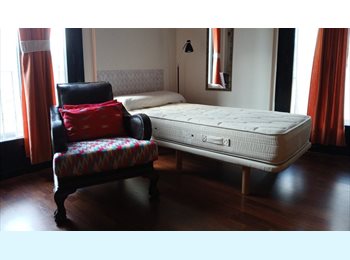 Roomgo ES - HABITACIÓN SOLEADA CON 2 BALCONES (esquina), España - 385 € por mes