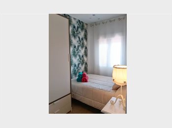 Roomgo ES - Habitación por días o semanas, Latina - 30 € por mes