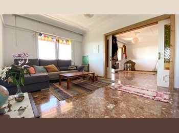 Roomgo ES - Habitación en hogar sereno con terraza y vistas, Almería - 490 € por mes