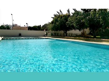 Roomgo ES - Habitación en ático con piscina en Alcossebre, España - 1.500 € por mes