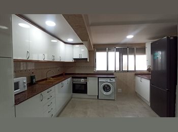 Roomgo ES - Alquilo habitación cerca universidades, Valencia - 400 € por mes