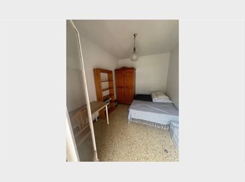 Roomgo ES - Piso en Avinguda Montilivi, 20, Gerona - 300 € por mes