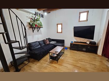 Roomgo ES - Habitación amplia en duplex compartido, Centro Ciudad - 625 € por mes