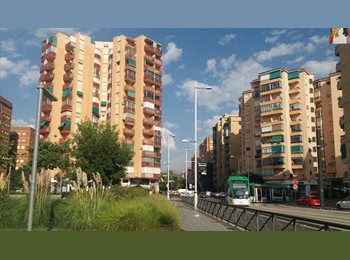 Roomgo ES - HABITACIÓN EN PISO COMPARTID EN AVD AMÉRICA, GRANADA, Granada - 260 € por mes