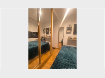 Roomgo ES - Terraza gigante ,habitacion con luz ,baňo privado, Latina - 750 € por mes