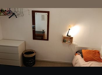 Roomgo ES - Habitación en Sants, Les Corts - 550 € por mes