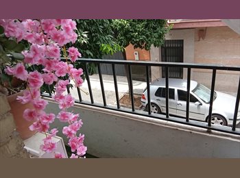 Roomgo ES - Habitación  para pareja  o dos chicas, Sevilla - 280 € por mes