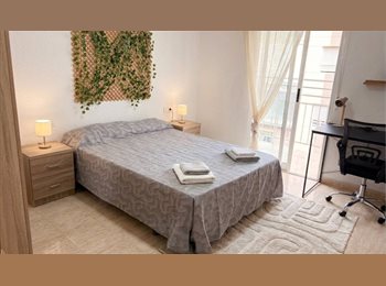Roomgo ES - Habitación doble con balcón, Elche - 450 € por mes