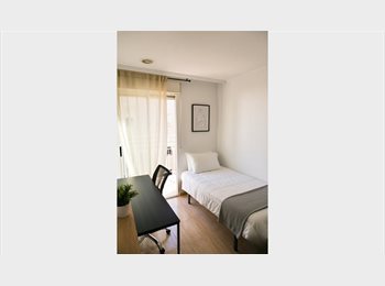 Roomgo ES - Habitación individual con balcón, Elche - 360 € por mes