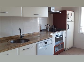 Roomgo ES - Dos habitaciones libres en Avenida Bayona, Pamplona - 275 € por mes
