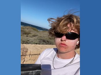 Roomgo ES - Josh Mayer  - 19 - Tarifa