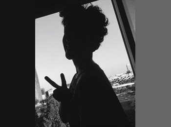 Roomgo ES - Clara - 44 - Barcelona