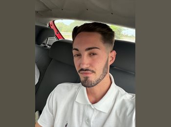Roomgo ES - Aitor  - 23 - Sant Boi de Llobregat