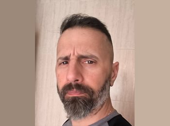 Roomgo ES - Roberto - 49 - Malaga