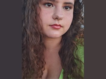 Roomgo ES - Claudia - 18 - Sevilla