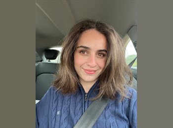 Roomgo ES - Georgina - 24 - La Coruña