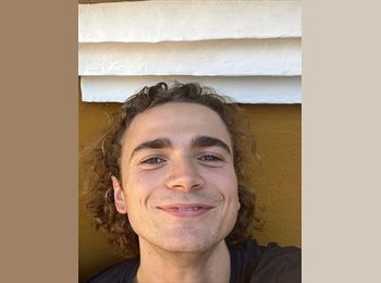 Roomgo ES - Jarno - 22 - Sevilla