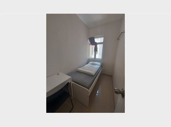 Roomgo HK - Newly renovated apartment in TinHau, Causeway Bay - HKD4,600 pcm