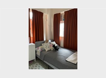 Roomgo HK - Room for rent, Sheung Wan - HKD6,500 pcm