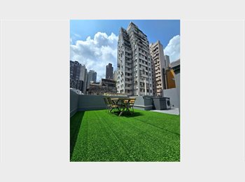 Roomgo HK - 3 Bedroom Flatshare Apartment (room only) with Private Rooftop in Hong Kong Central/Soho, monthly re, Sheung Wan - HKD8,700 pcm