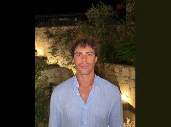 Roomgo HK - Lorenzo  - 24 - Wan Chai