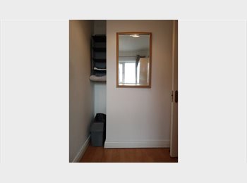 Roomgo IE - Room to rent in a existing house share, Ireland - €500 pcm