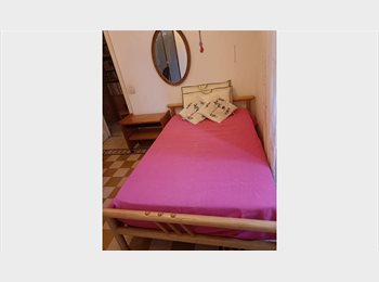 Roomgo IT - In villino d'epoca stanza per amanti animali, S.Giovanni - Appia Nuova - 500 € al mese