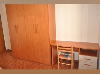 Roomgo IT - stanza singola, Siena - 390 € al mese