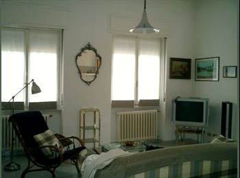 Roomgo IT - posti letto, Sesto San Giovanni - 350 € al mese