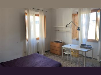 Roomgo IT - affitto stanza (doppia) luminosissima e centrale, Firenze - 600 € al mese