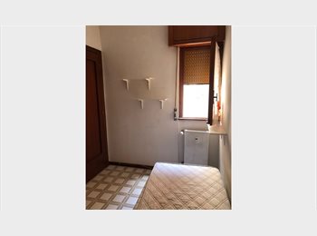 Roomgo IT - tranquillità per studiare, Tiburtino-Collatino - 330 € al mese