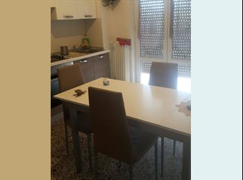 Roomgo IT - CAMERA ZONA FIERA, Verona - 420 € al mese